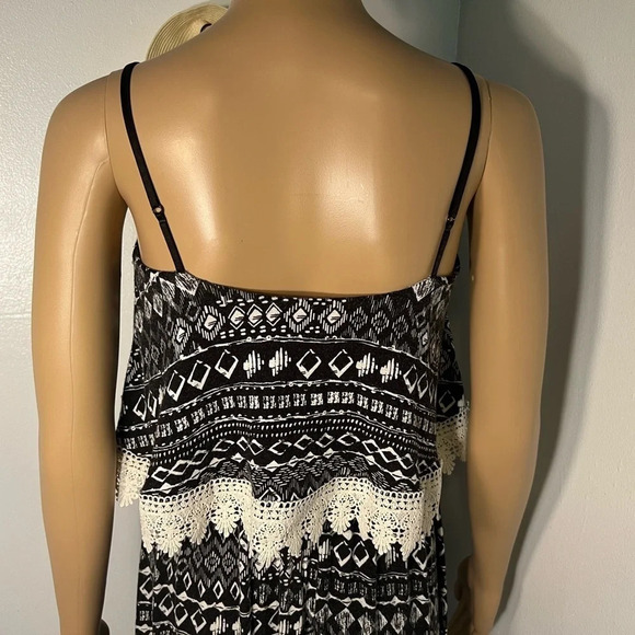 R2d, S, adjustable, sleeveless embroidered tier, black w/geometric design maxi - Picture 6 of 9